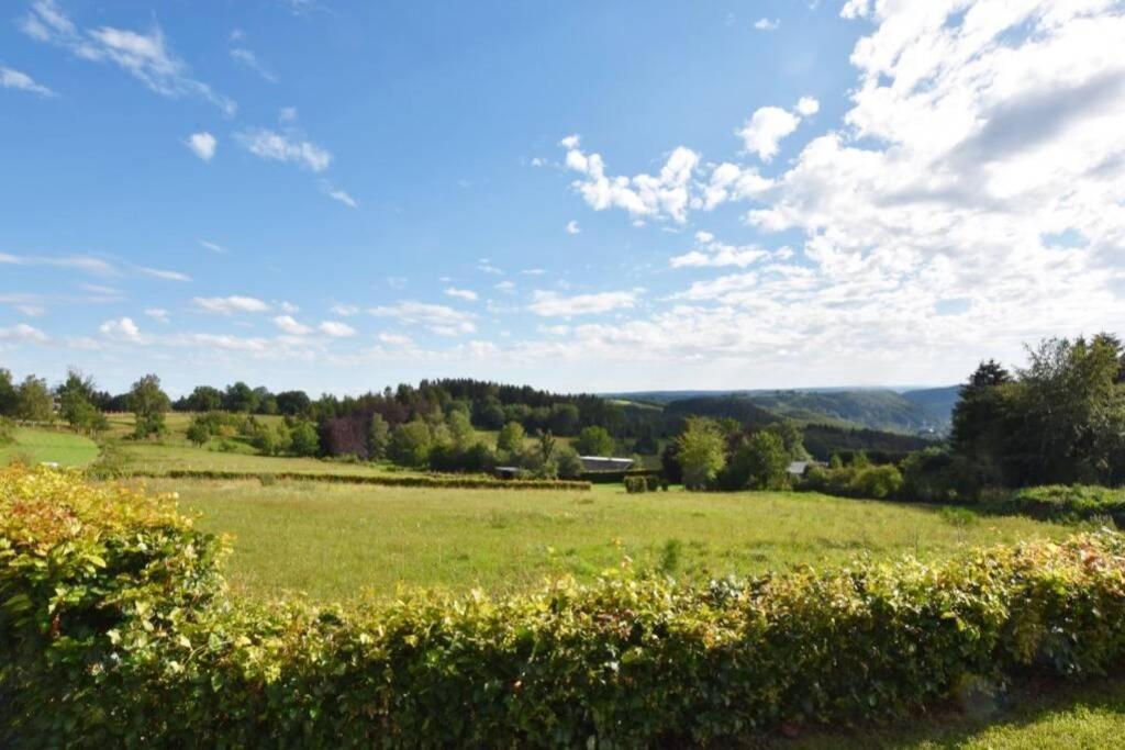 Casa de Férias Les Loneux 27 Pers, - Vue Incroyable - Wellness, Billard, Cinema *
