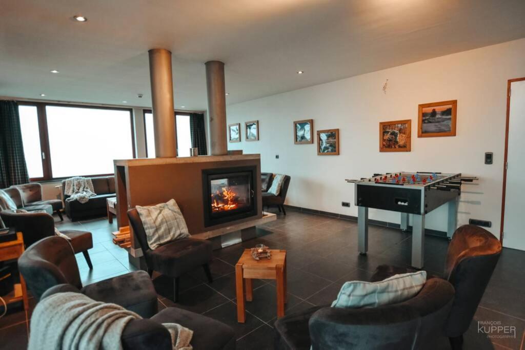 Casa de Férias Les Loneux 27 Pers, - Vue Incroyable - Wellness, Billard, Cinema *