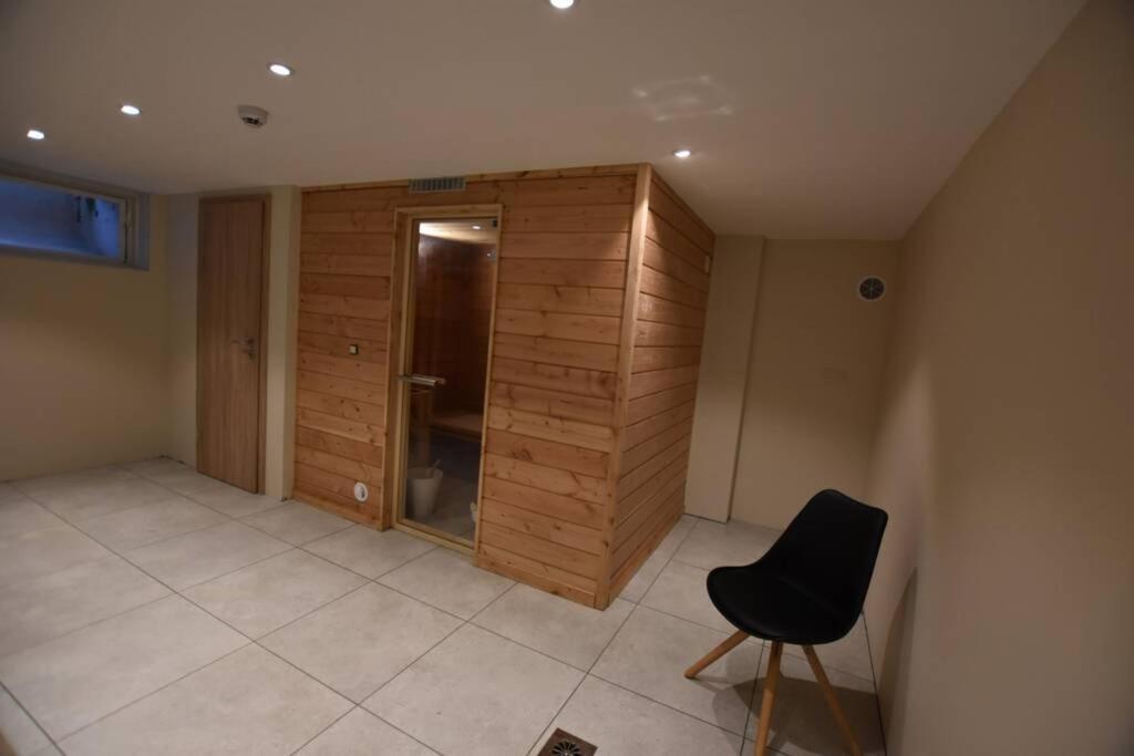 Casa de Férias Les Loneux 27 Pers, - Vue Incroyable - Wellness, Billard, Cinema