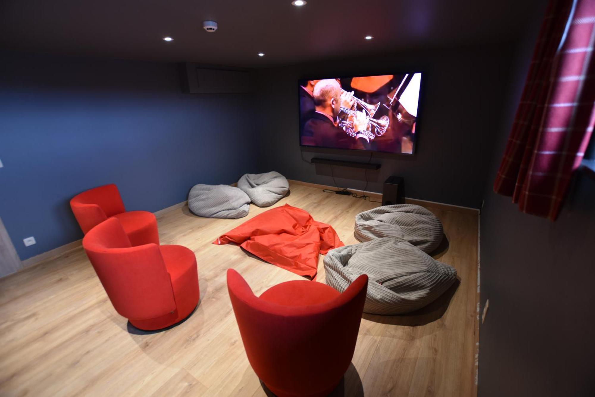 Les Loneux 27 Pers, - Vue Incroyable - Wellness, Billard, Cinema Casa de Férias