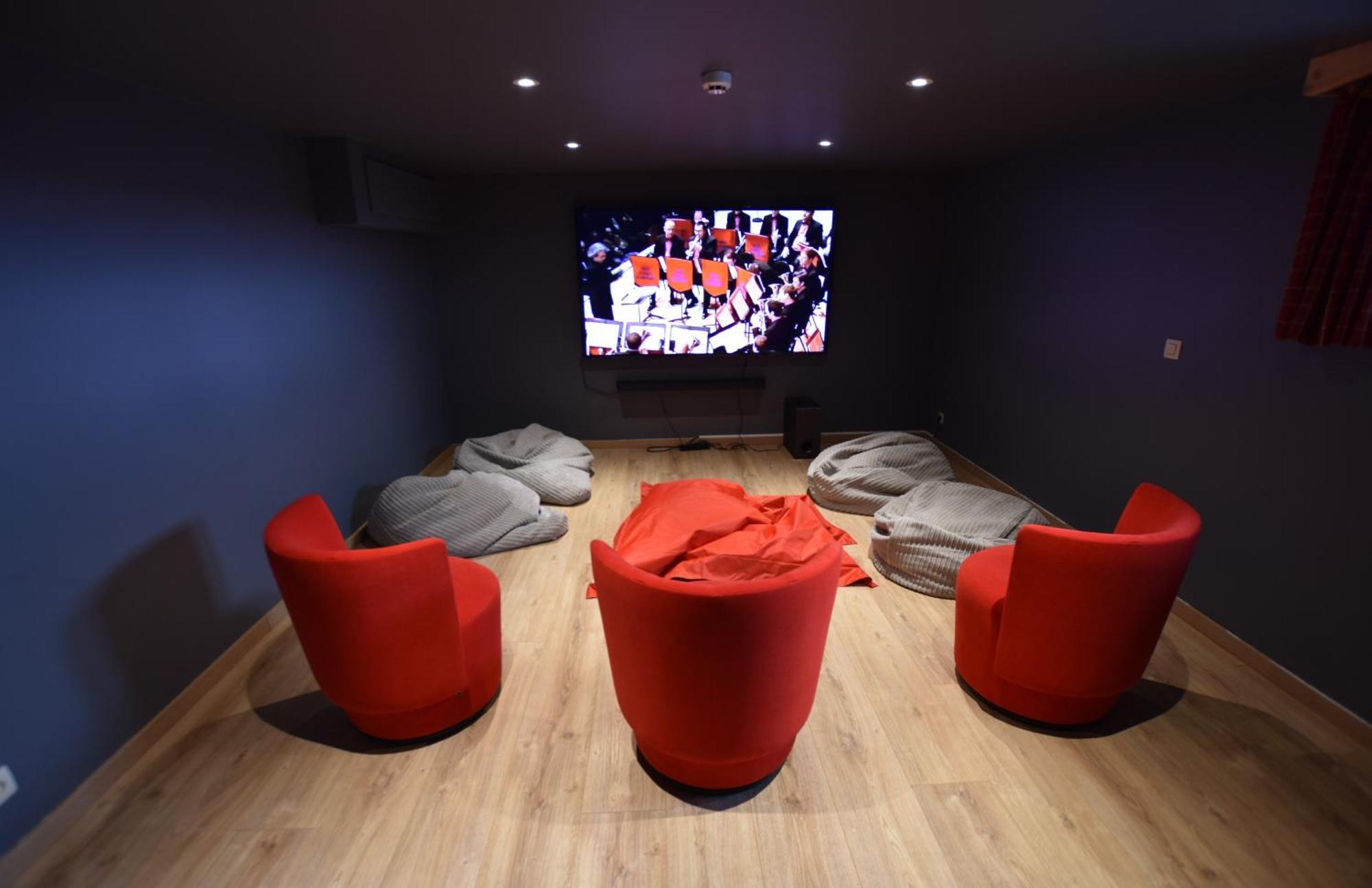 Les Loneux 27 Pers, - Vue Incroyable - Wellness, Billard, Cinema Casa de Férias Malmedy